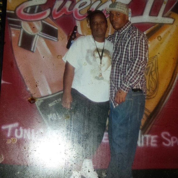 Meet your Posher, Tiffany - Picture 1 of 1